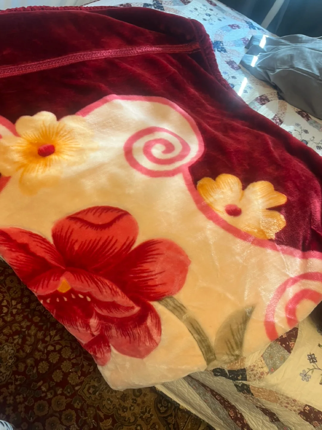 Floral Plush Blanket - Red & Cream thumbnail