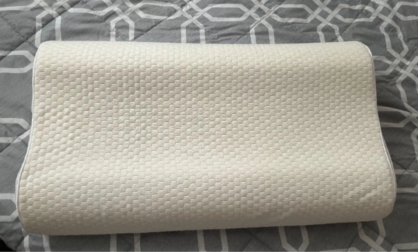 UTTU Dynamic Memory Foam Pillow thumbnail