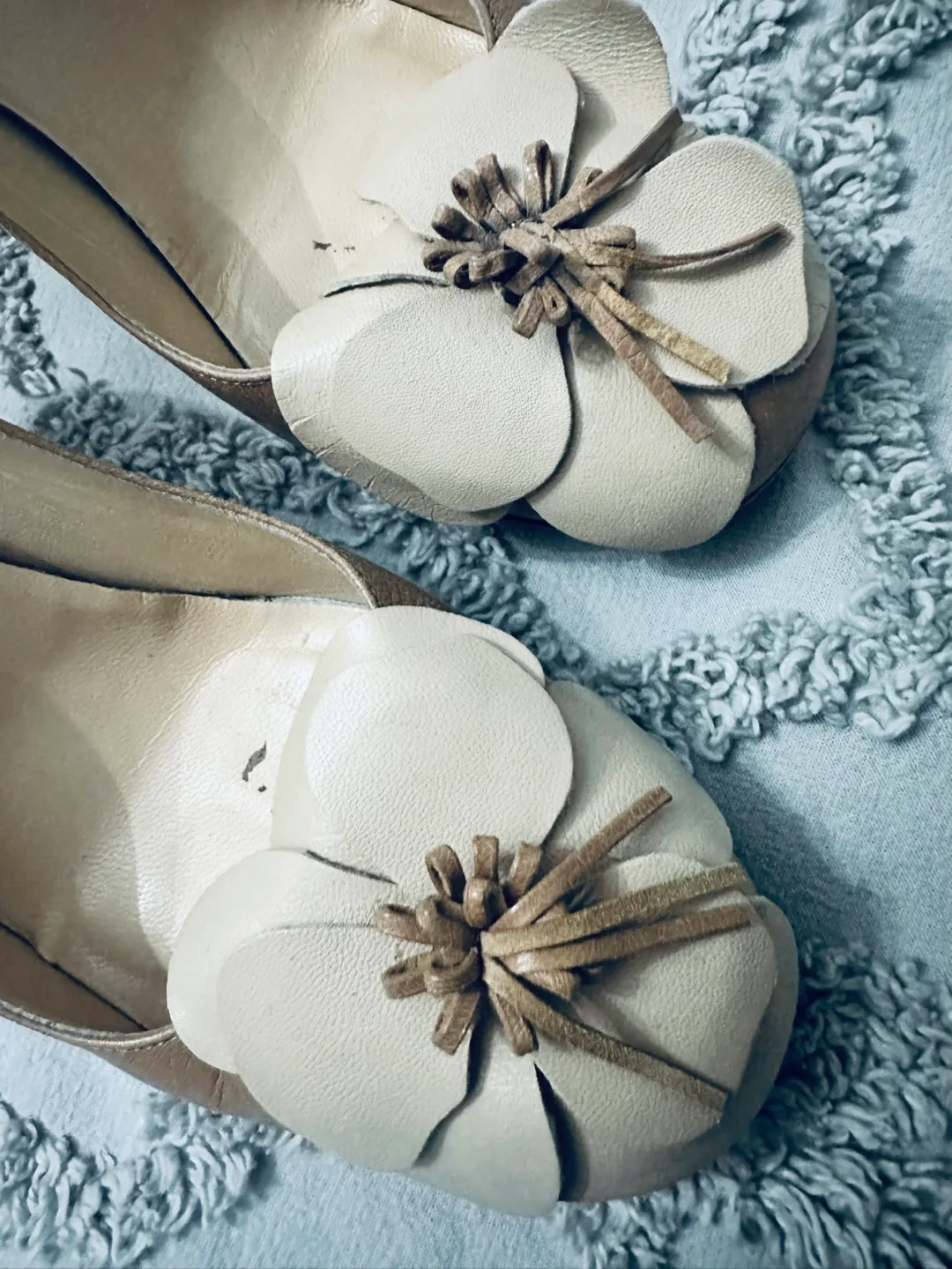 Kate Spade Beige Leather Heels with Floral Detail image indicator(3)