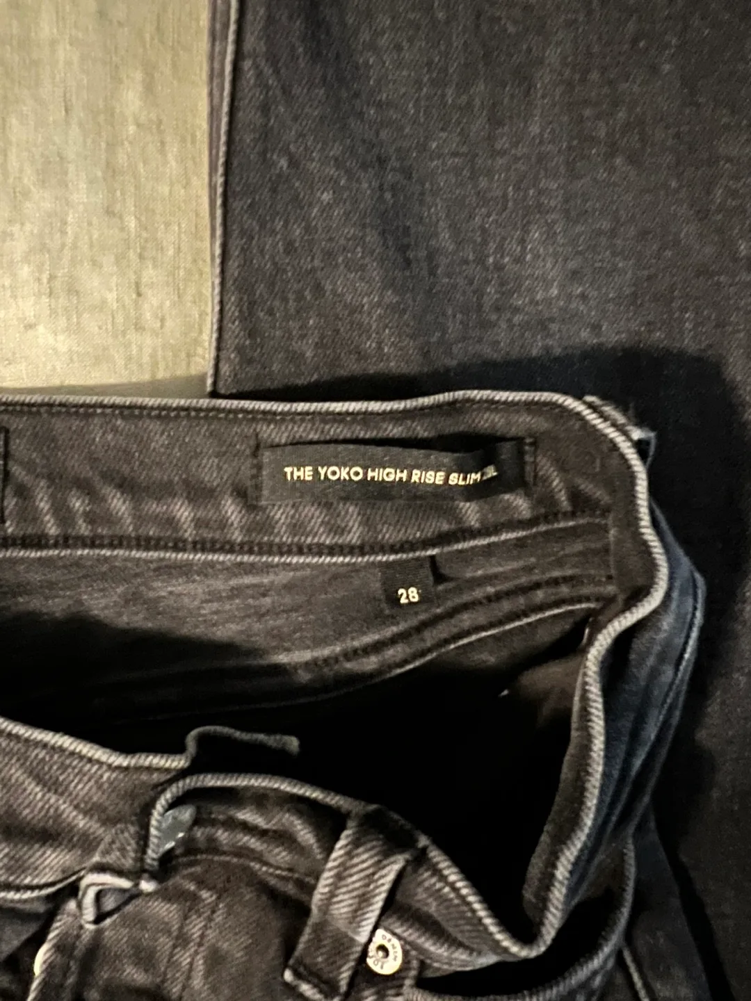 Aritzia denim forum high rise yoko slim jeans / size 28 image indicator(4)