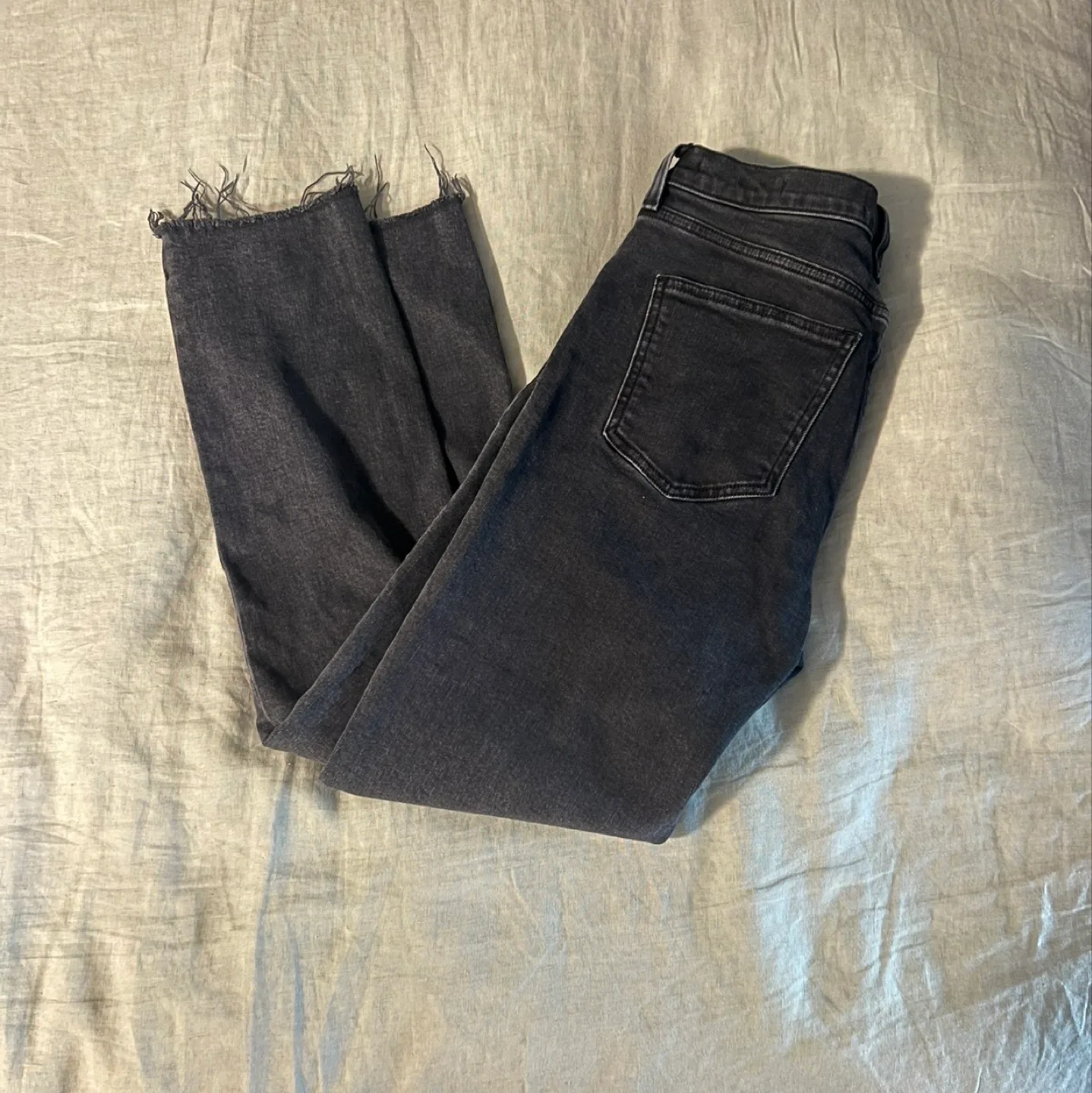 Aritzia denim forum high rise yoko slim jeans / size 28 image indicator(2)