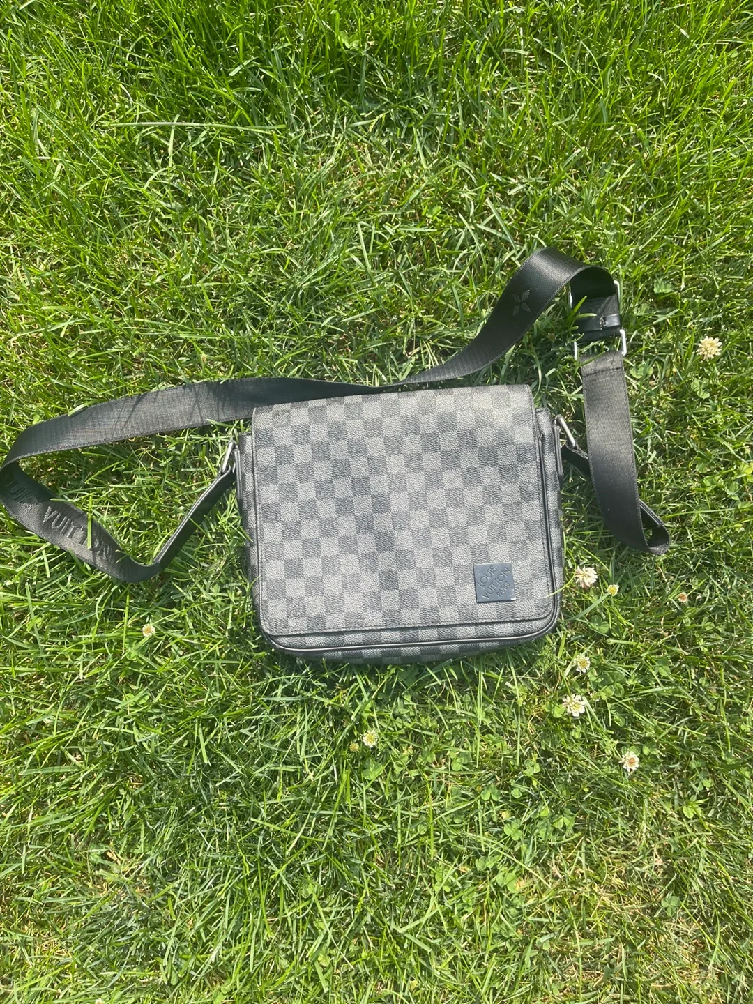 Louis Vuitton Damier Graphite Messenger Bag thumbnail