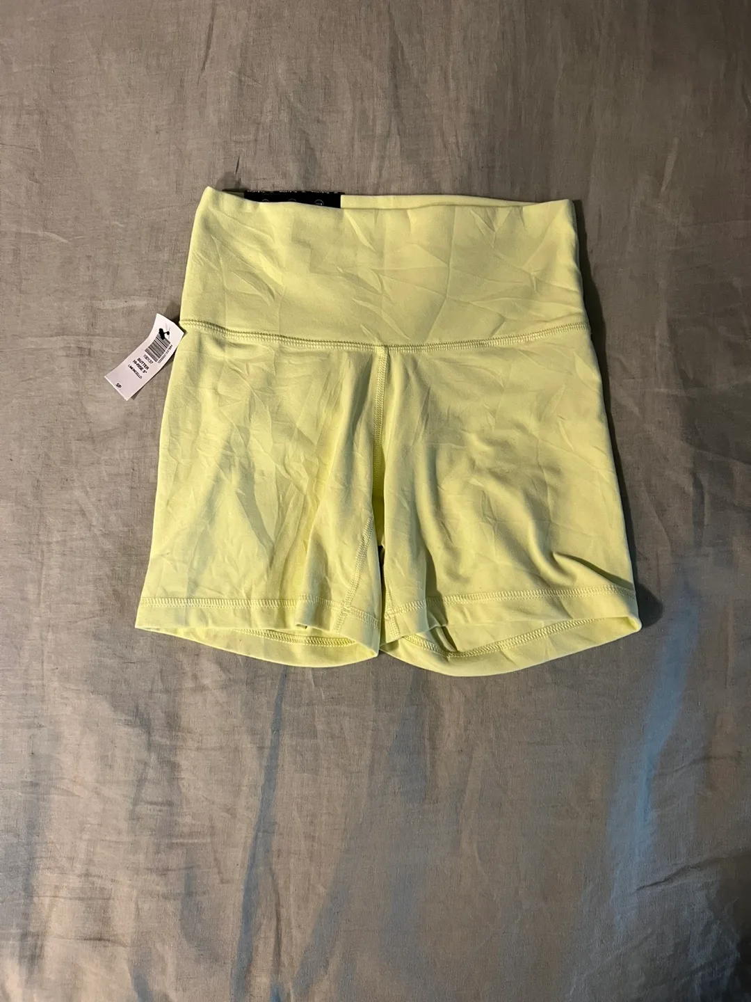 NWT Aritzia TNA Butter Bike Shorts - size small thumbnail