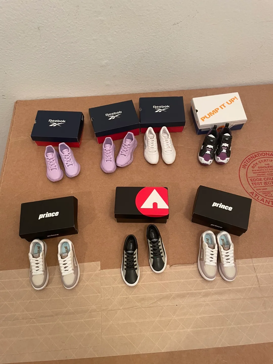Mini Brands Lot (28pc) thumbnail