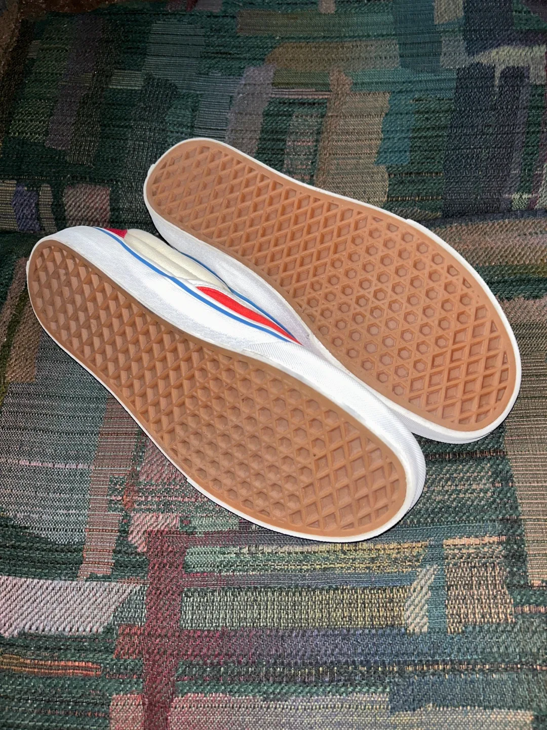 Vans Slip-On Red/White Polka Dot Sneakers SZ 8 (Men) 9.5 (Women) image indicator(4)