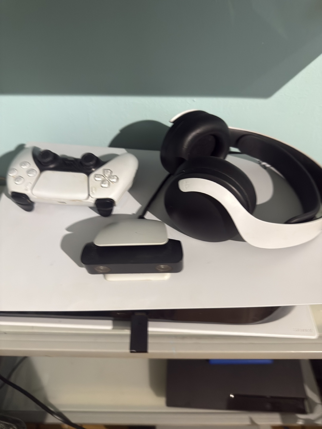 PS5 1T + accessories (headset/camera)