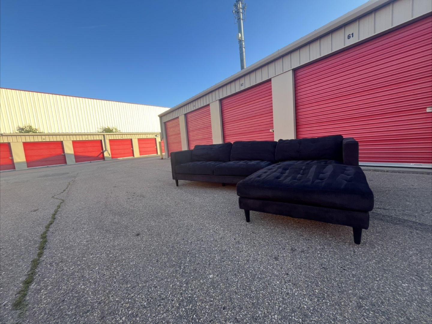 Black sectional couch - photo 3