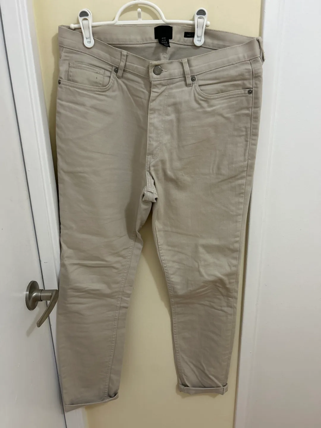 H&M Skinny Fit Beige Pants - Size US 32 thumbnail