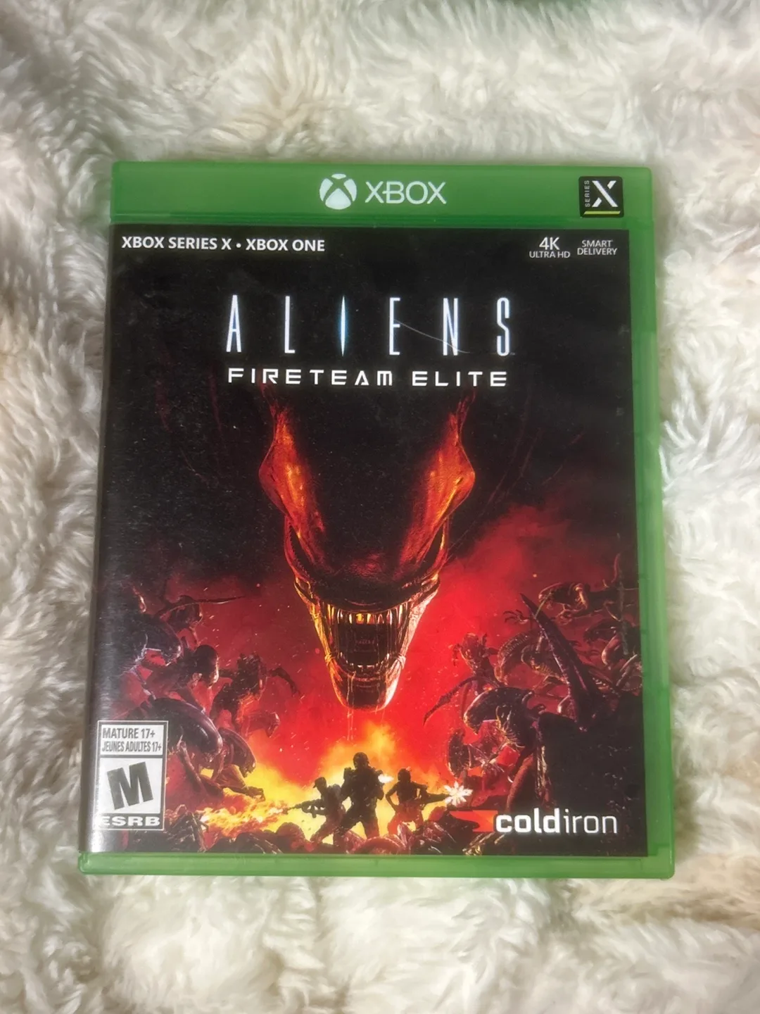 Aliens: Fireteam Elite - Xbox Series X/Xbox One thumbnail