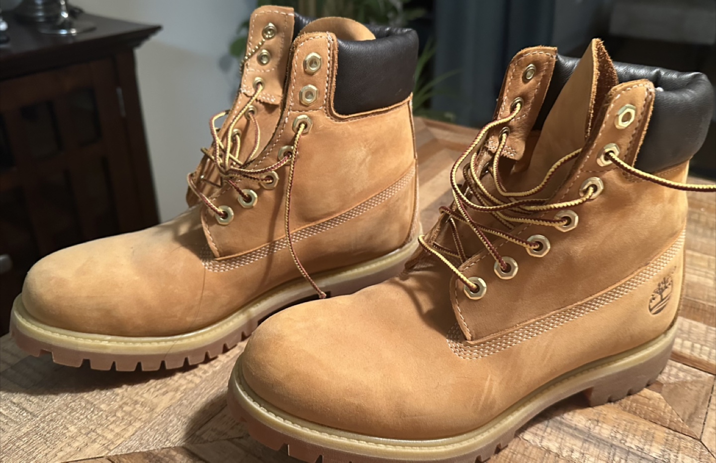 Timberland Classic Wheat Boots - Size 8 - photo 2