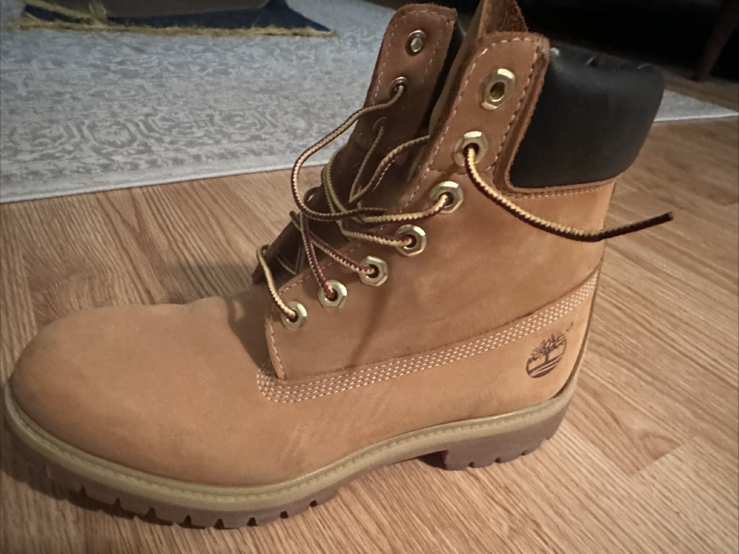 Timberland Classic Wheat Boots - Size 8