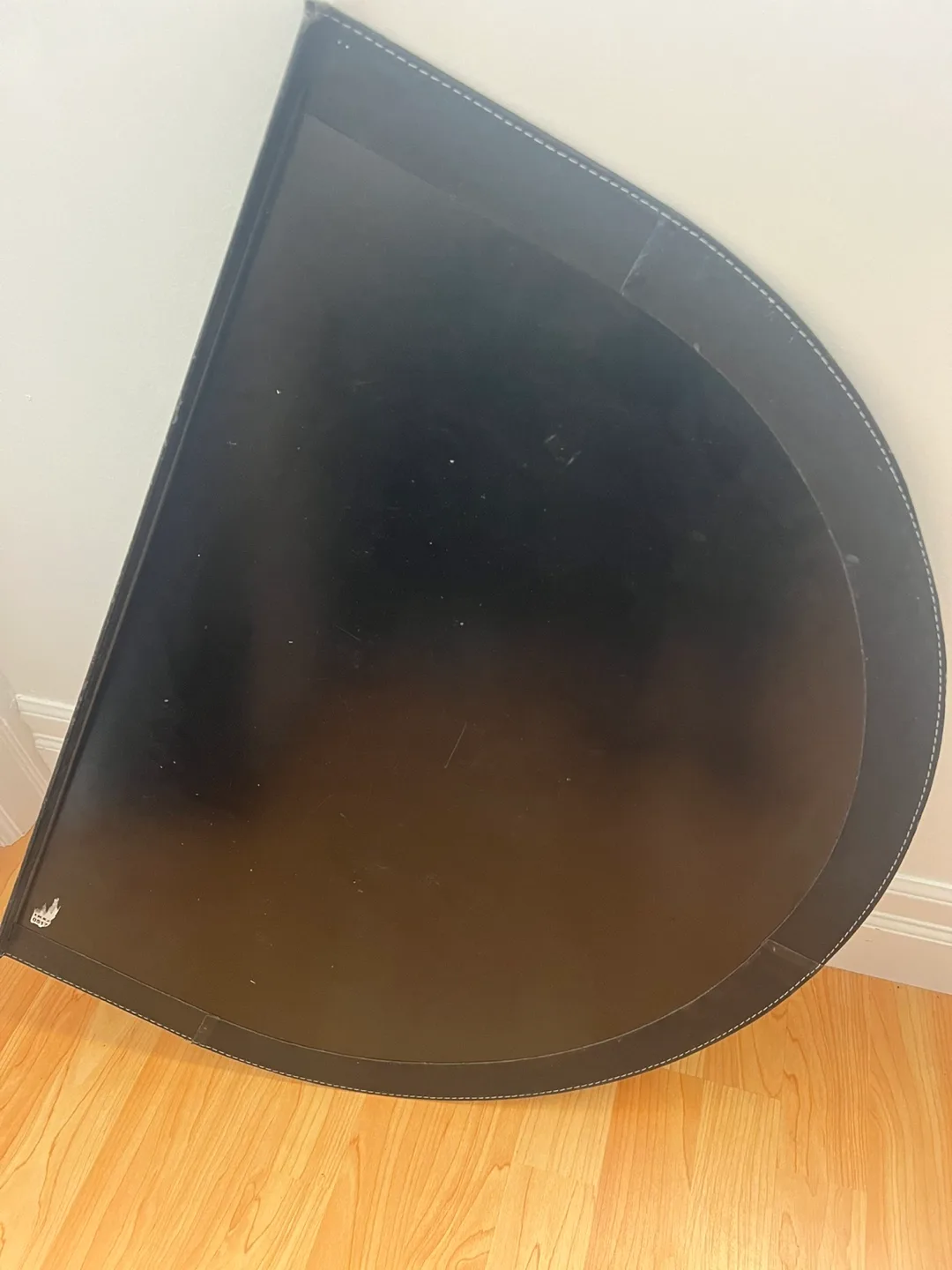 Black Half-Circle Desk Pad image indicator(2)