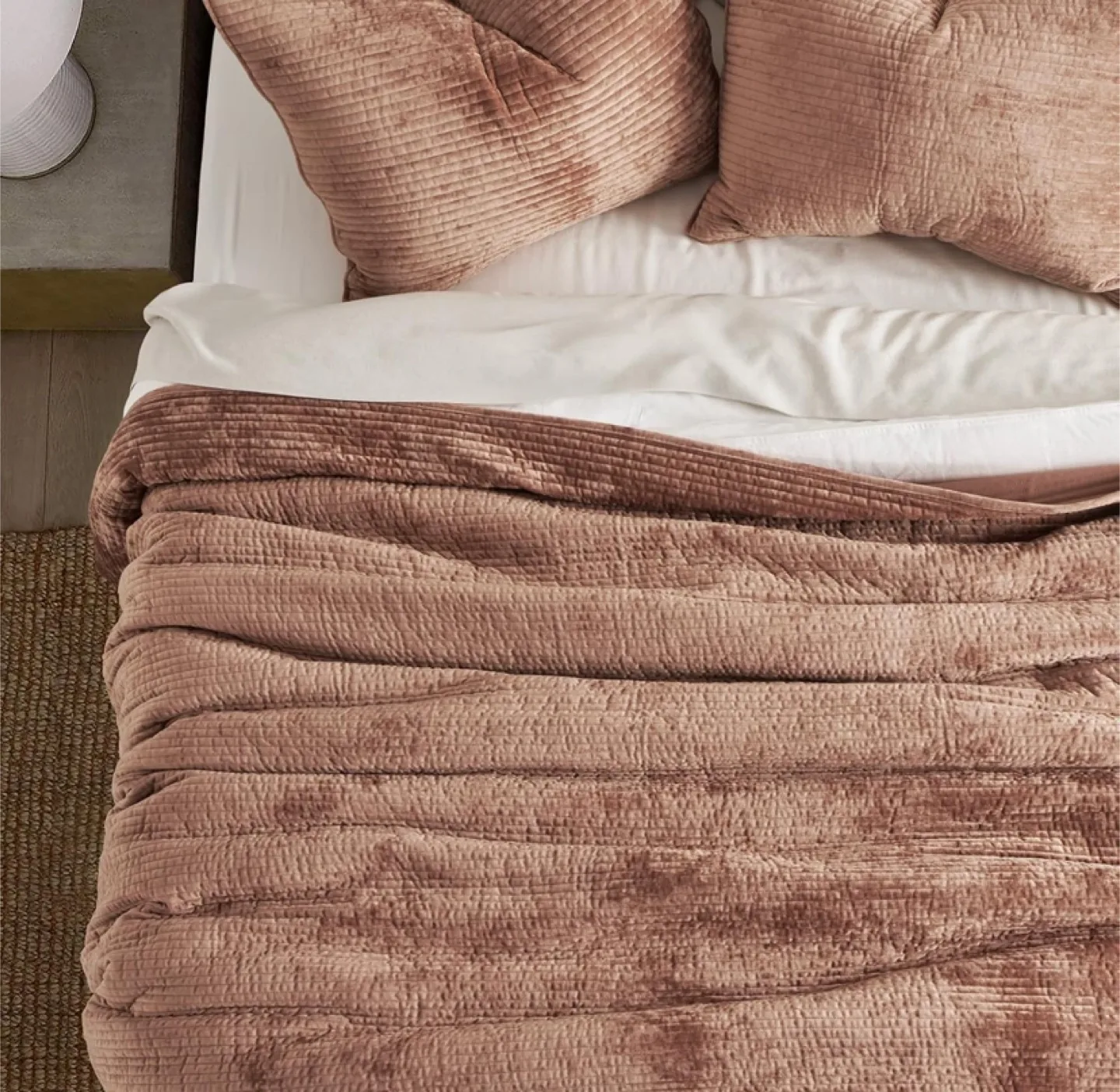 EVERGRACE Luxurious Soft Bedding Set Queen Size - New image indicator(4)