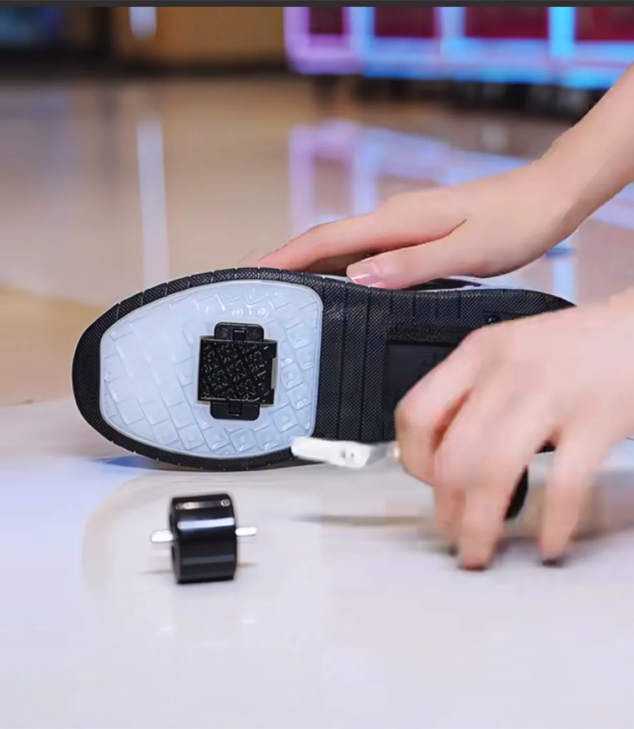 Heelys Vegao Roller Shoes - Size 4.5 US image indicator(2)