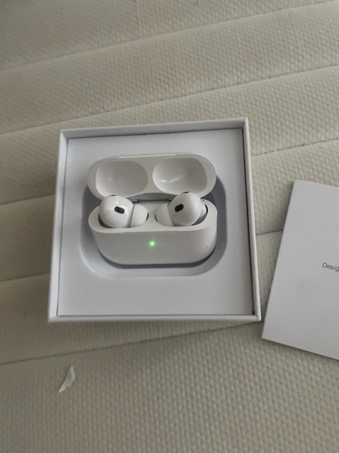 Apple AirPods Pro (2nd generation) thumbnail