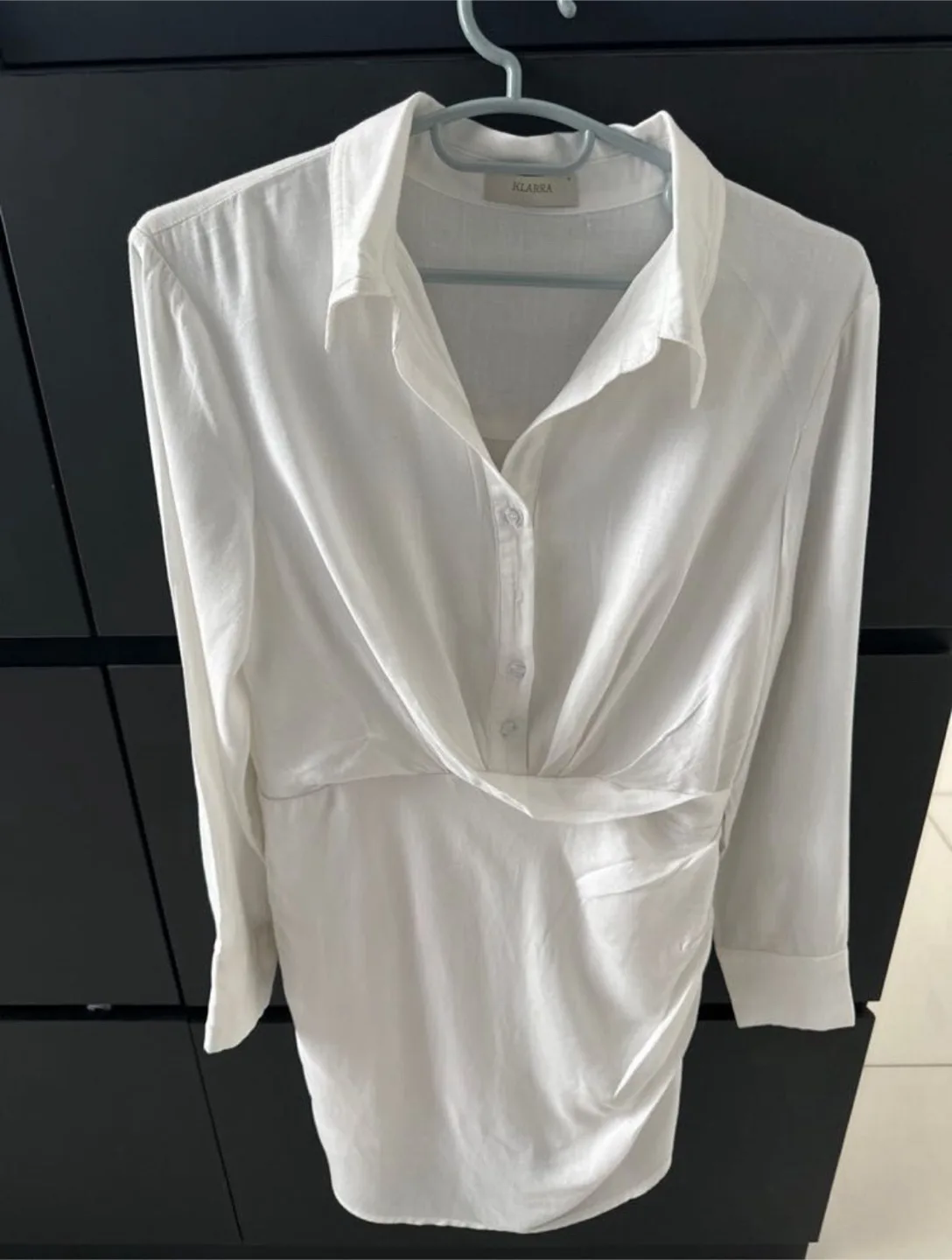 Klarra Linen Wrapped Shirt Dress in White image indicator(5)