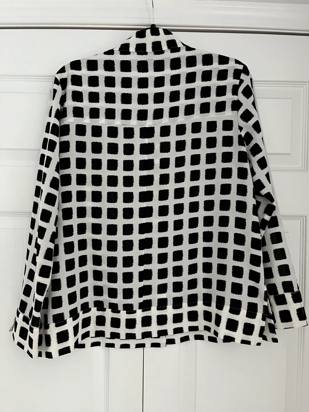 Marla Wynne Black & White Shirt - Size M image indicator(2)