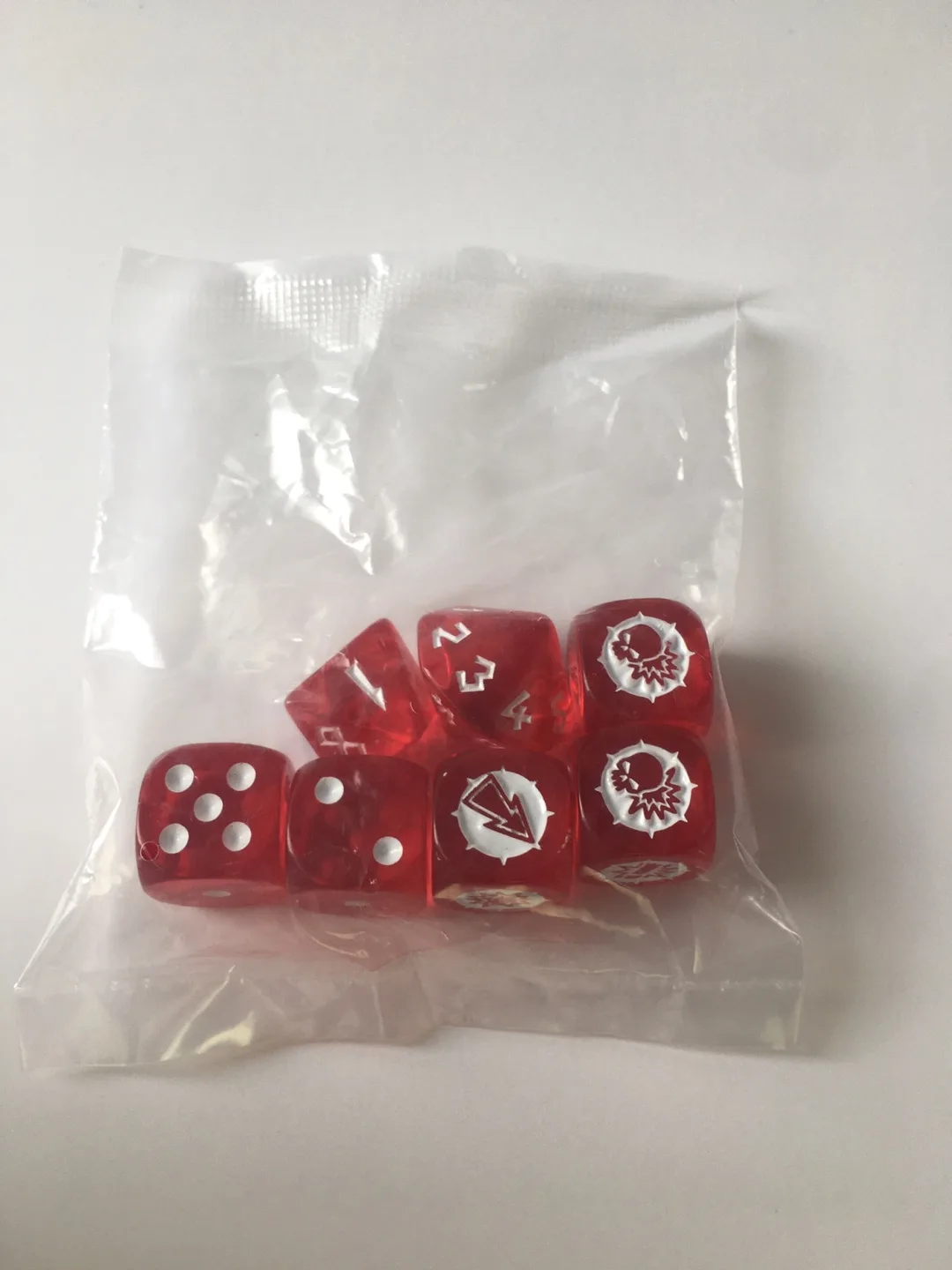 *WARHAMMER Blood Bowl Dice Set - Red* image indicator(3)