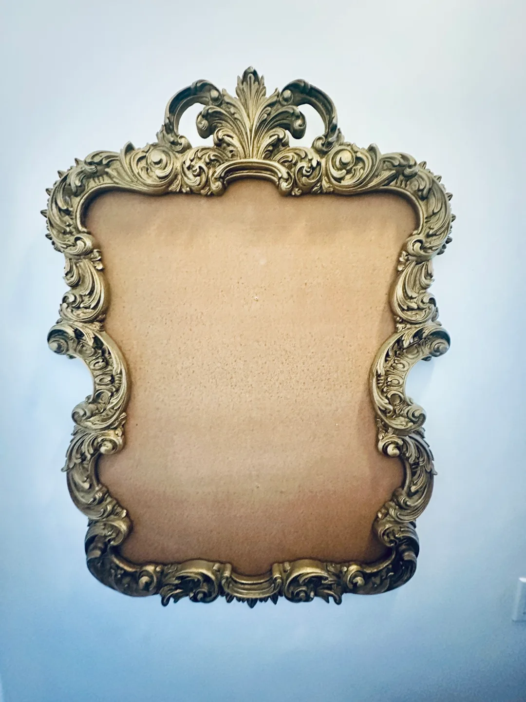 VINTAGE ORNATE GOLD FILIGREE PICTURE FRAME ANTIQUE thumbnail