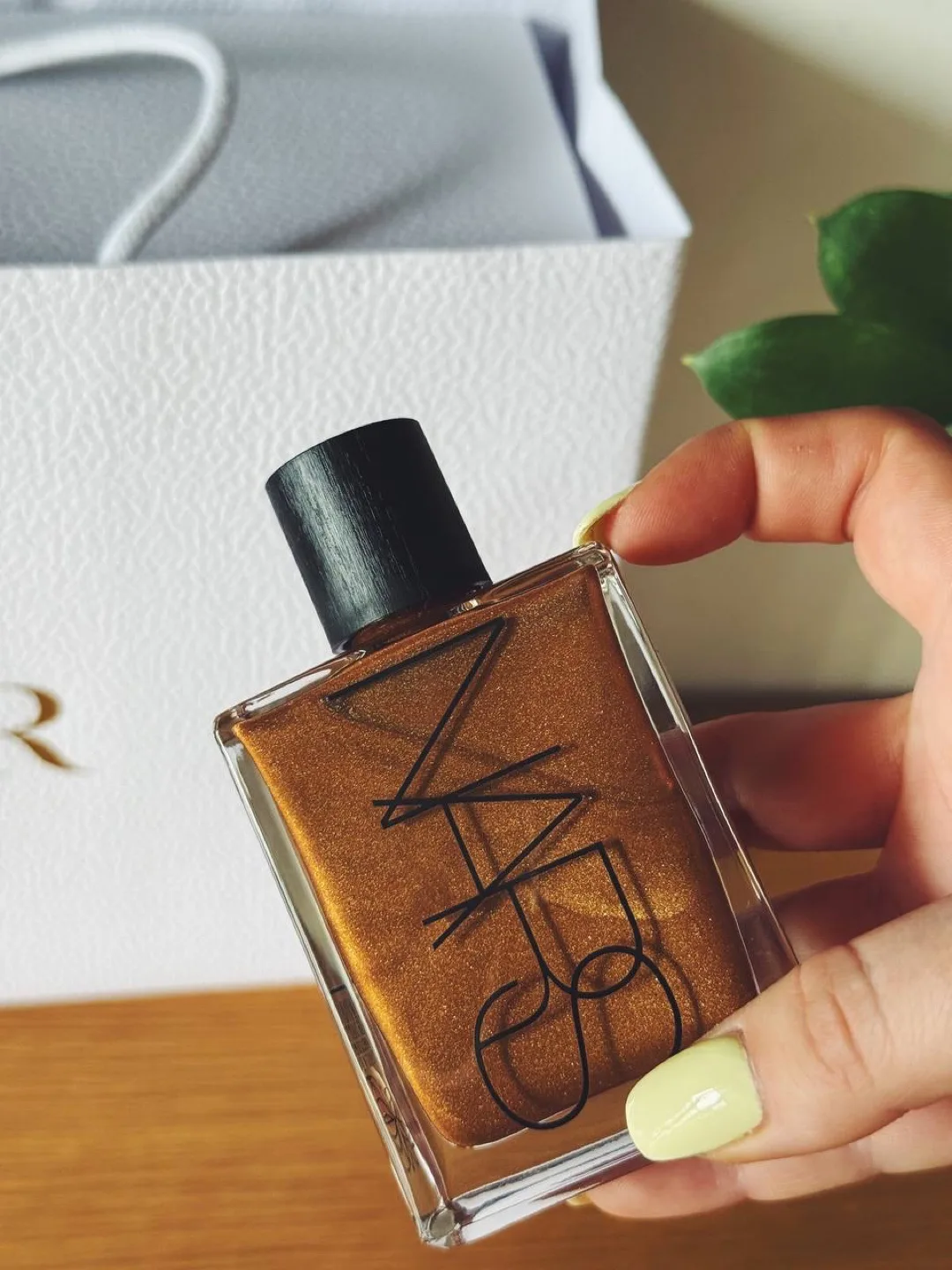 NARS Monoi Body Glow oil thumbnail
