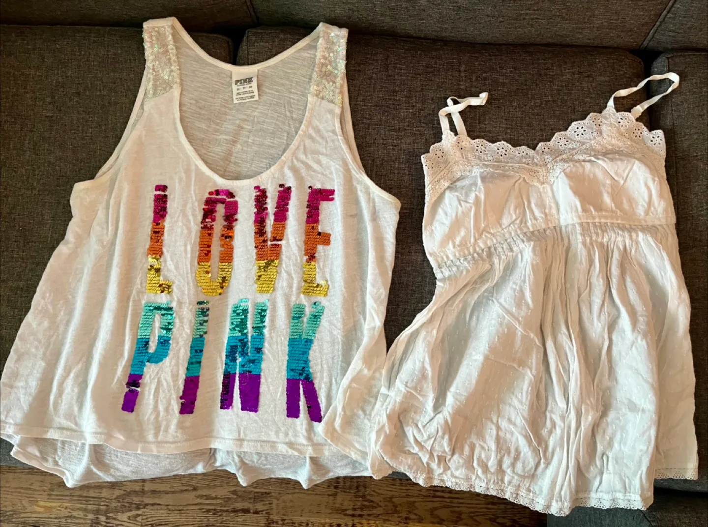 VS PINK Tank Top 🇨🇦 XS thumbnail