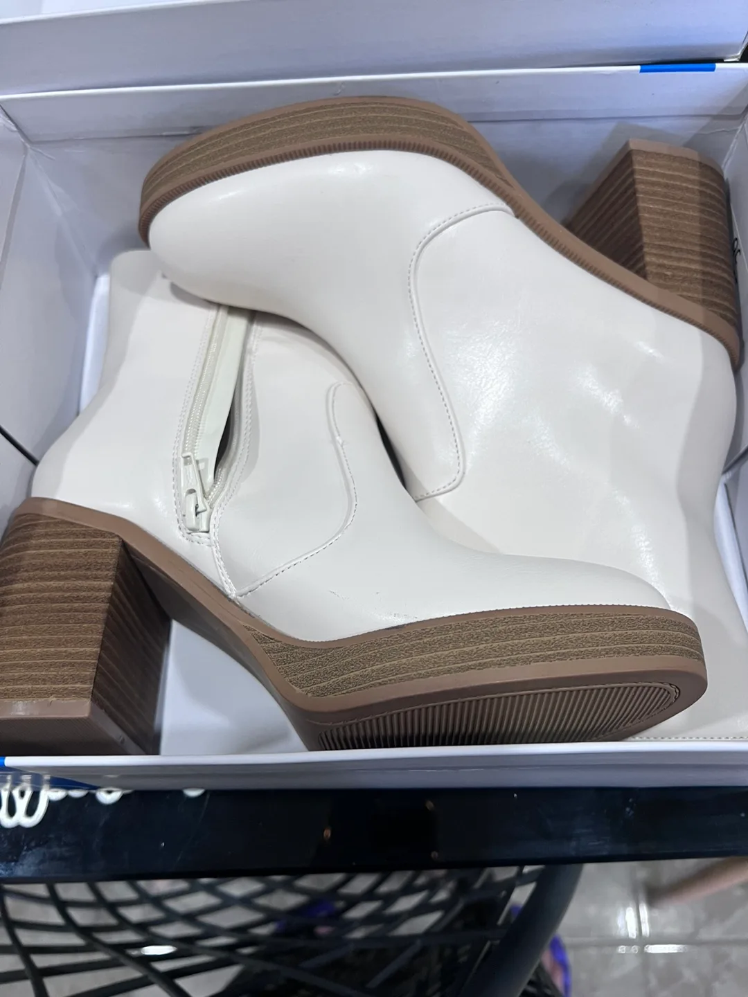 Madden Girl Platform Boots new condition image indicator(2)