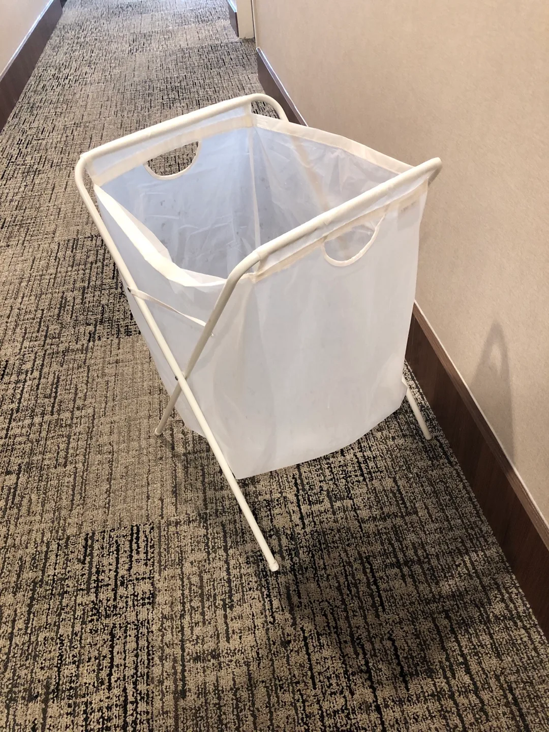 IKEA JE2126 JÄLL White Laundry Basket 🇨🇦 image indicator(4)