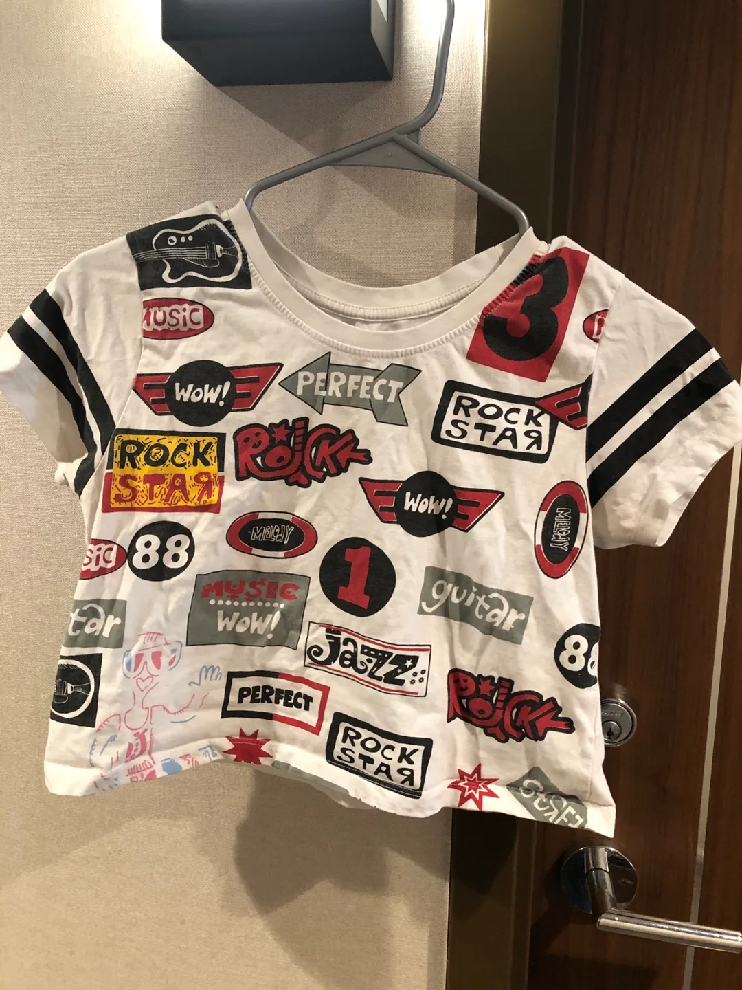 Graphic Print Crop Top - Size Small 🇨🇦 thumbnail