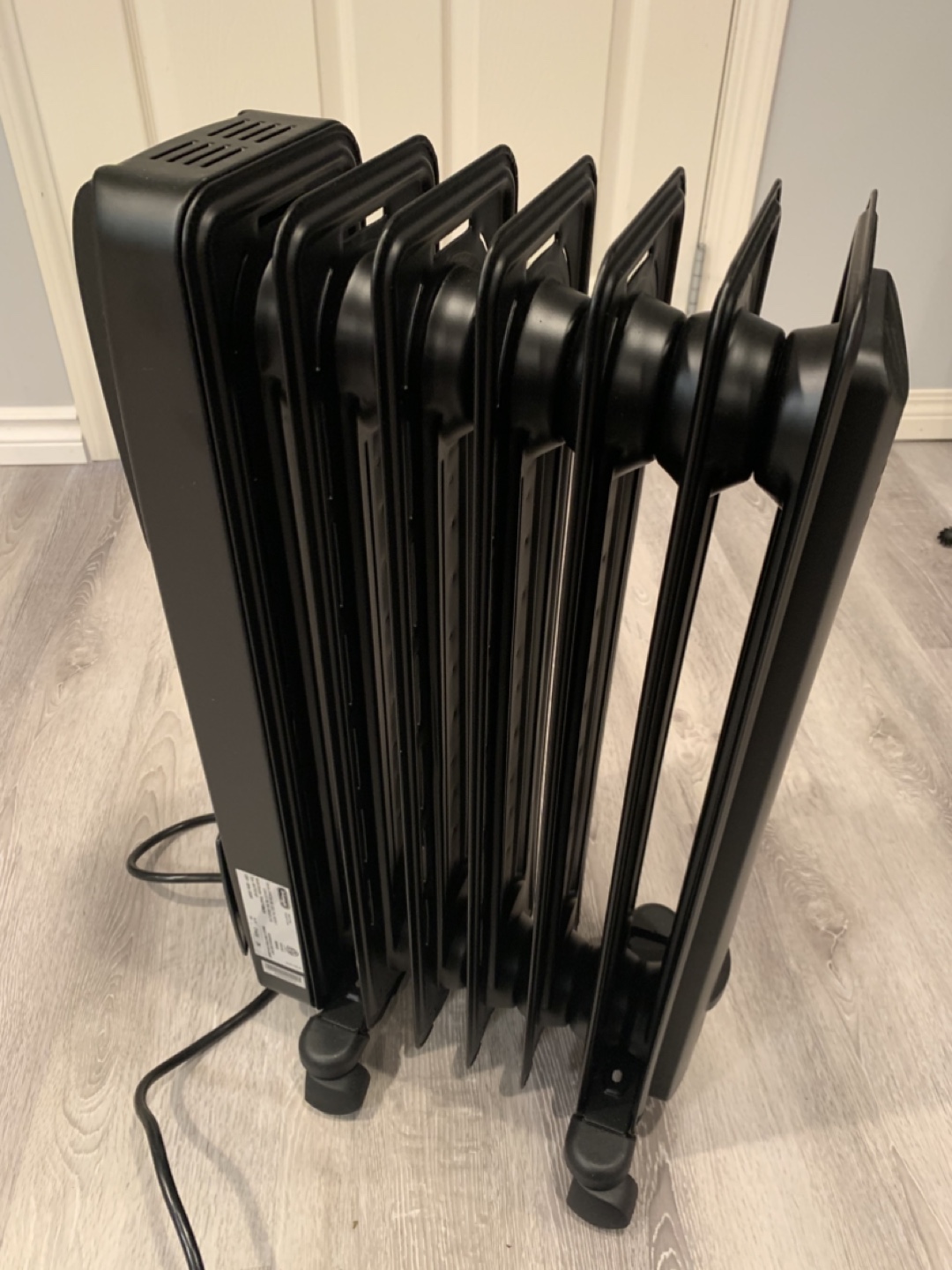 DeLonghi Oil-filled Space Heater - photo 3