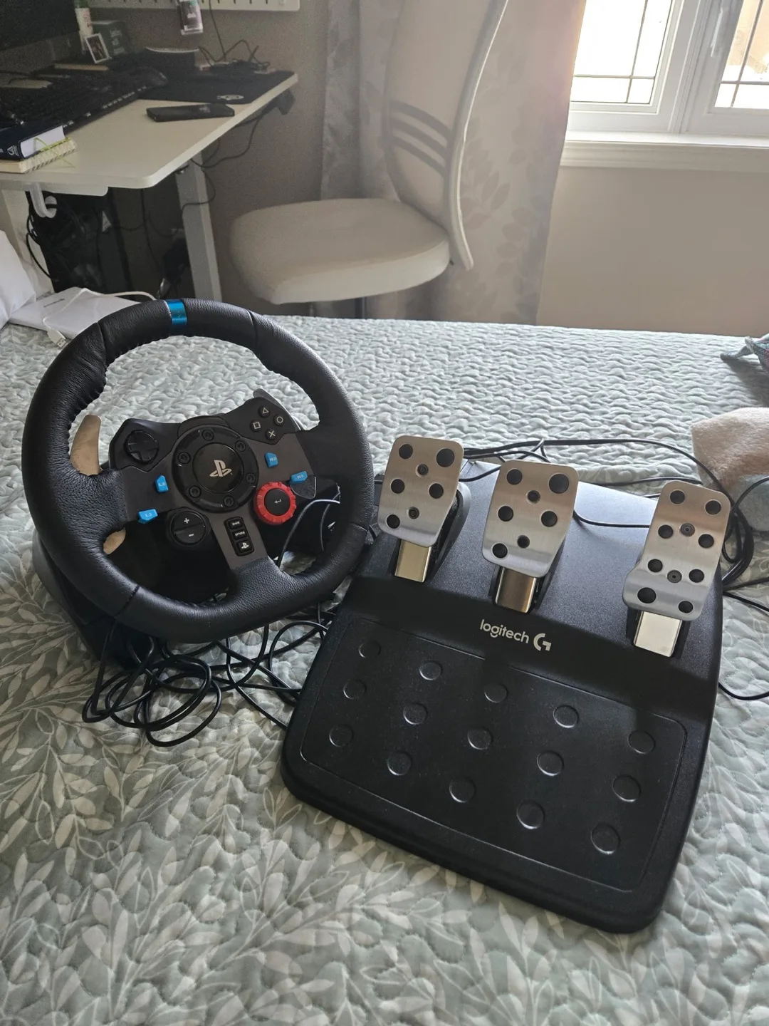 Logitech G29 Racing Wheel and Pedals for Playstation