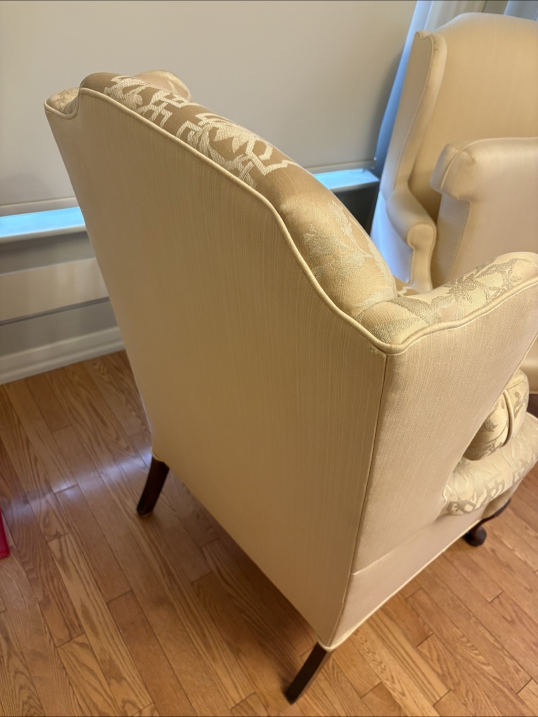 Solid wood frame upholstered arm chairs - photo 3