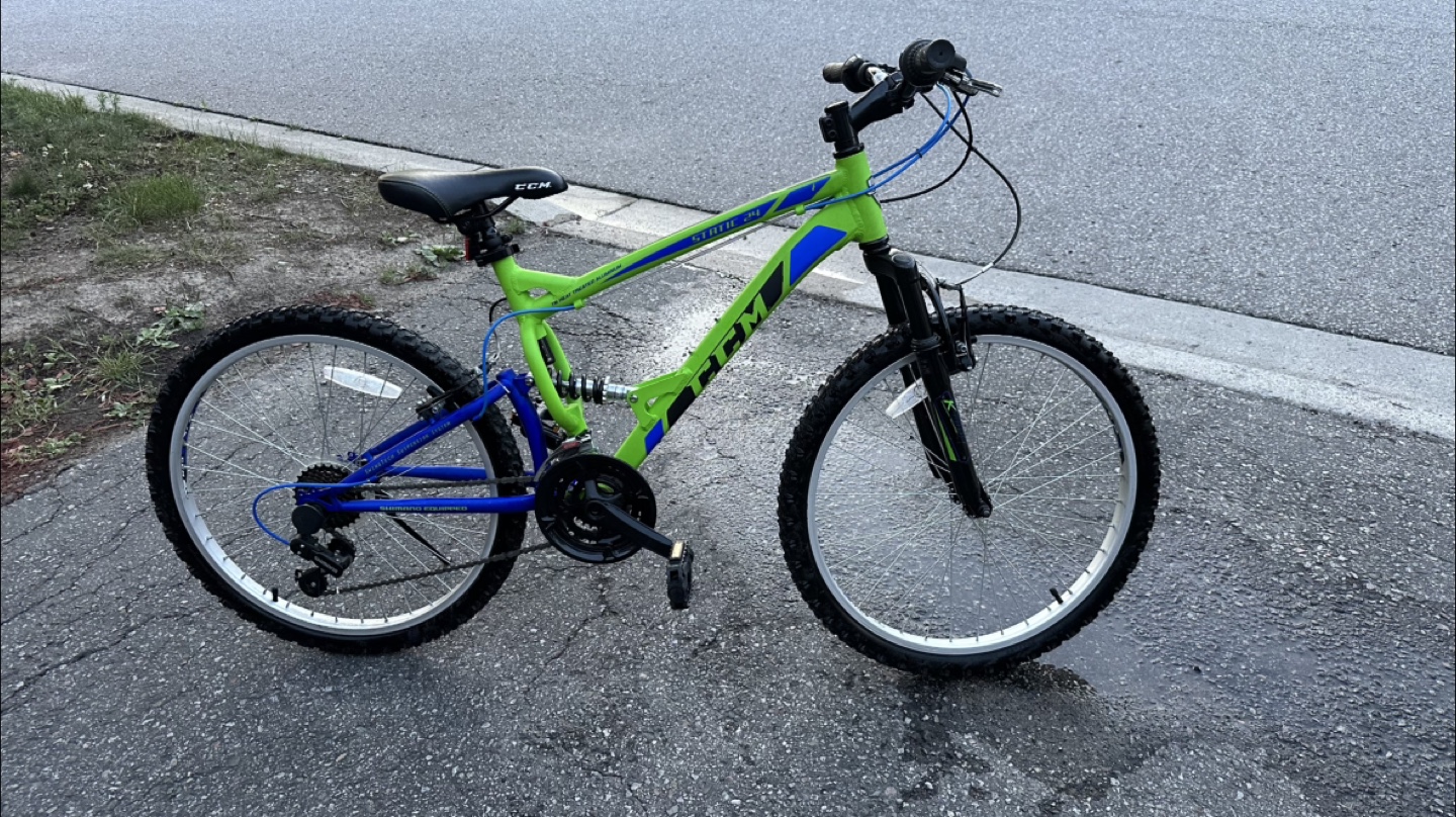CCM Static 24" Mountain Bike - Green & Blue