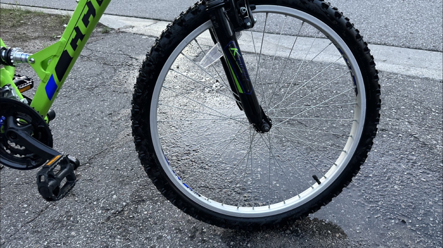 CCM Static 24" Mountain Bike - Green & Blue - photo 3