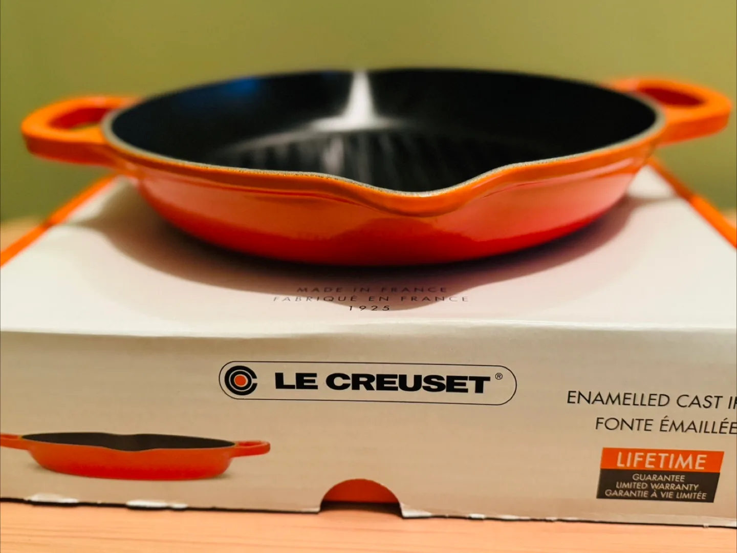 🇨🇦NEW Le Creuset FLAME Deep Round Grill image indicator(2)