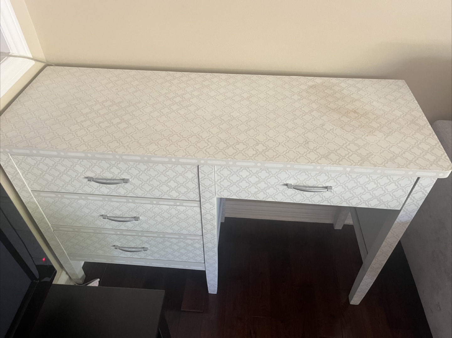White Patterned Desk with Drawers - photo 4