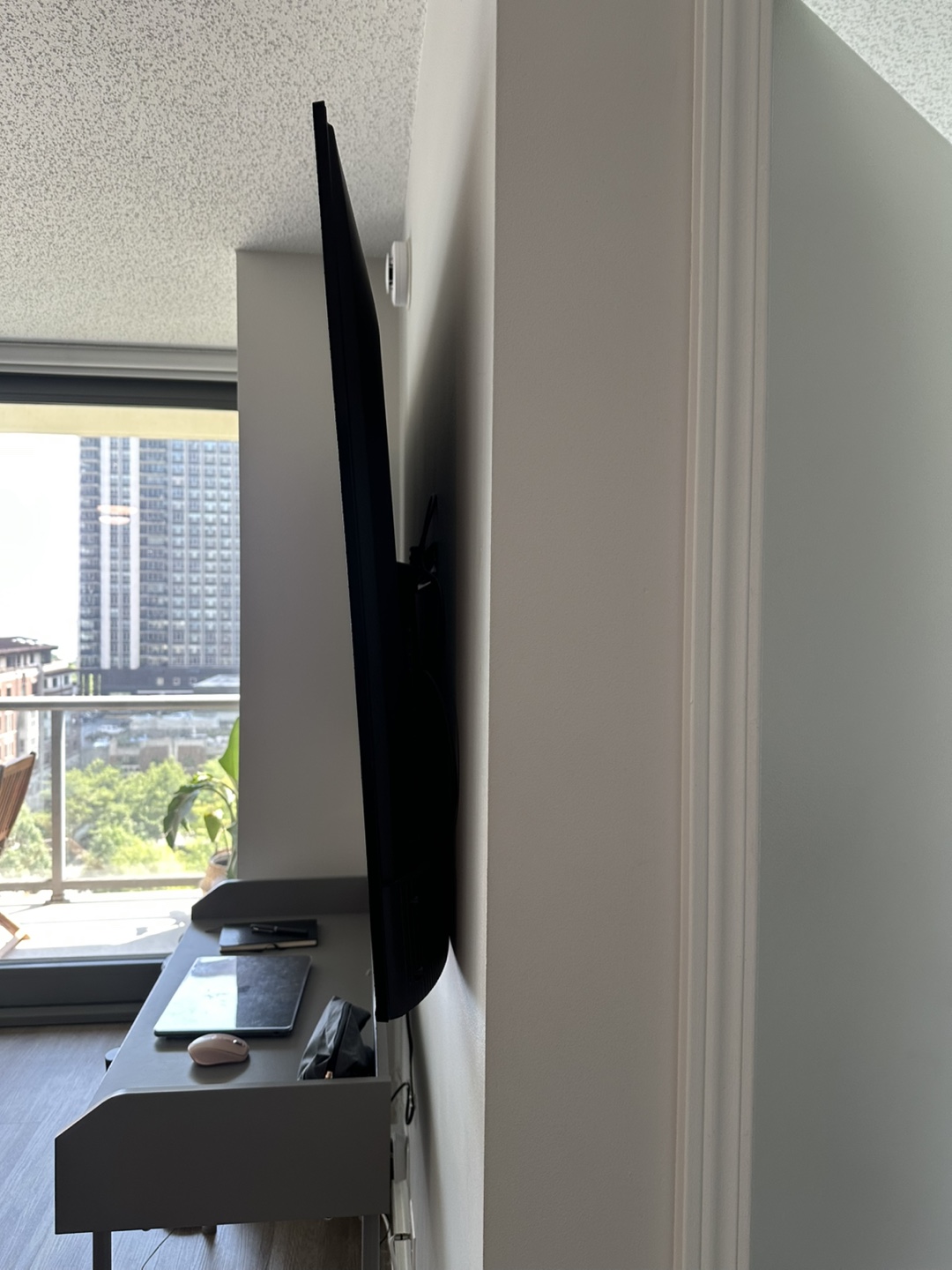 TCL 65” 4K Roku Smart TV (Model 65S435) + Wall Mount - photo 2