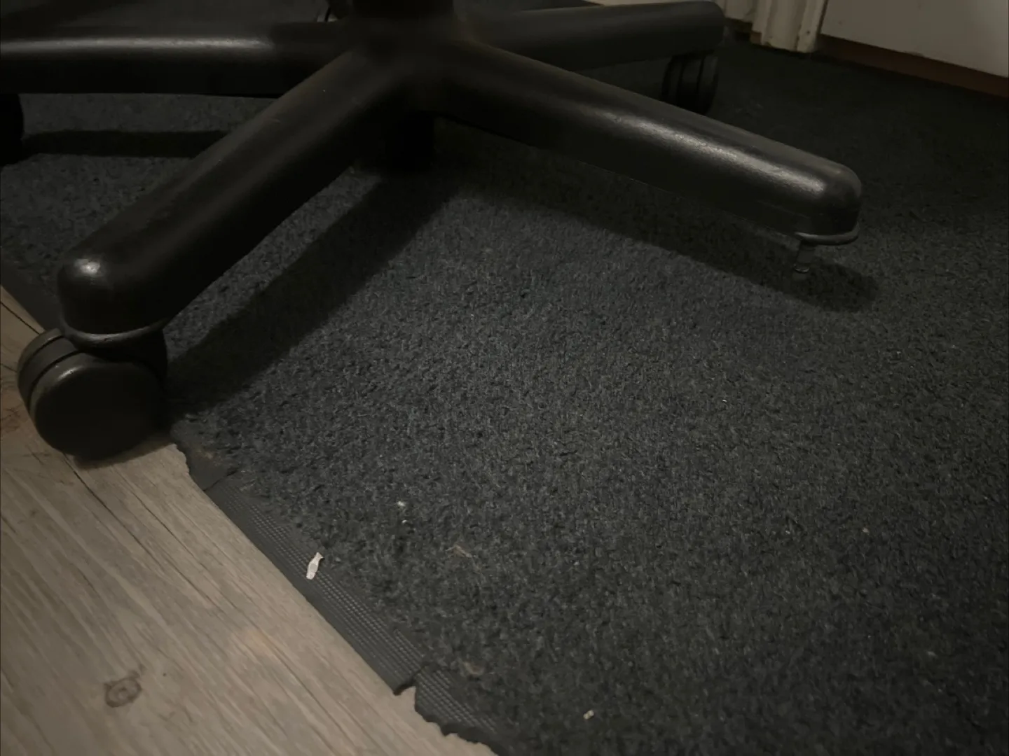 Black Office Chair missing one wheel image indicator(2)