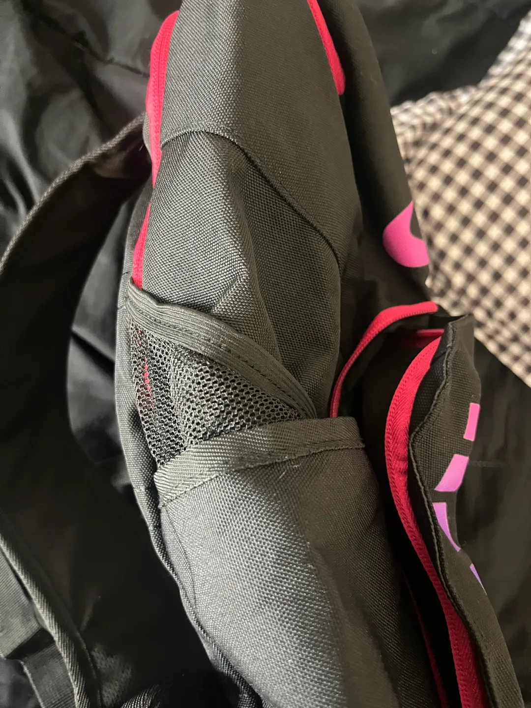 Nike Elite Backpack - Black & Pink image indicator(5)