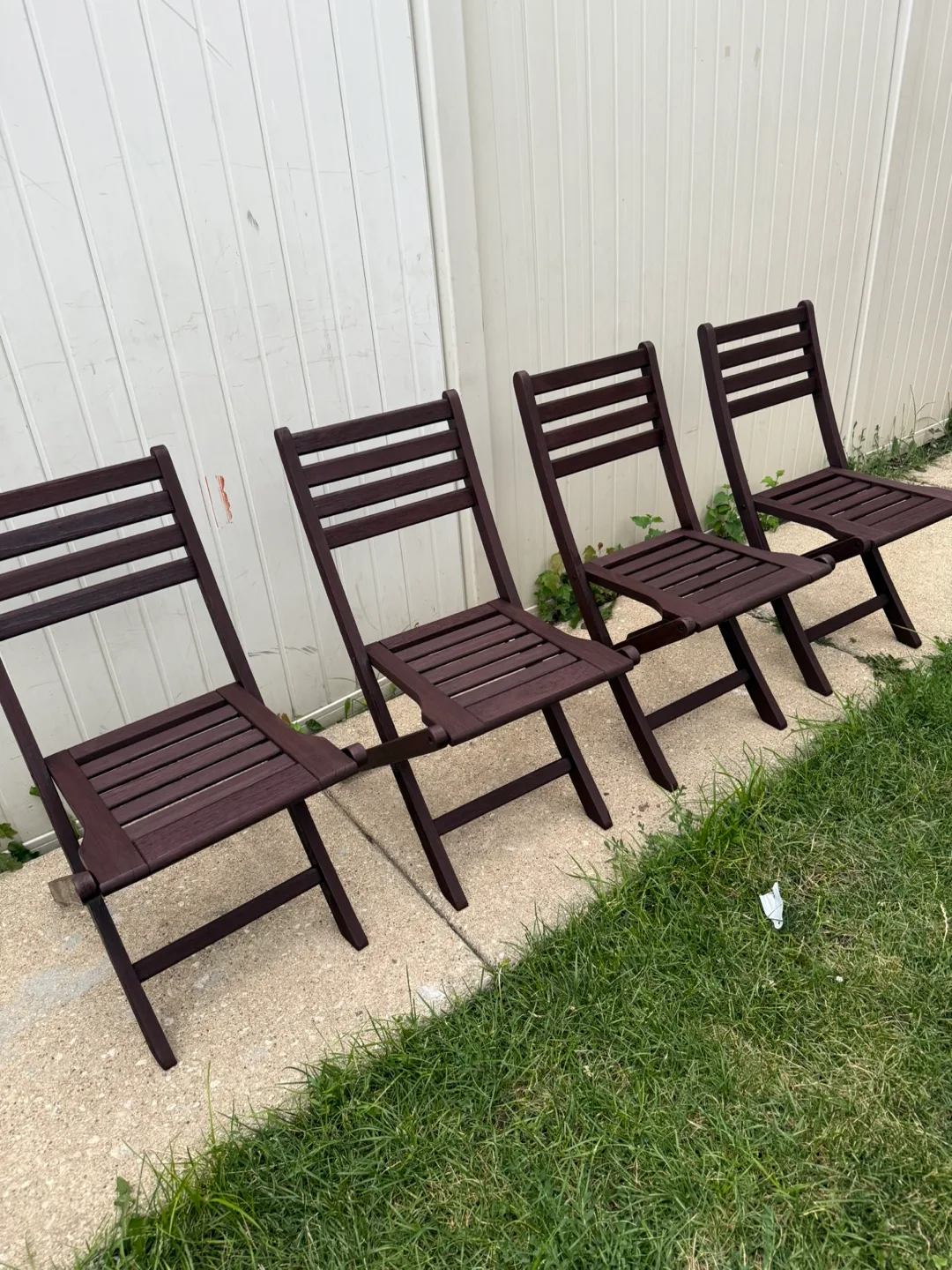 Set of 4 Brown Folding Chairs thumbnail