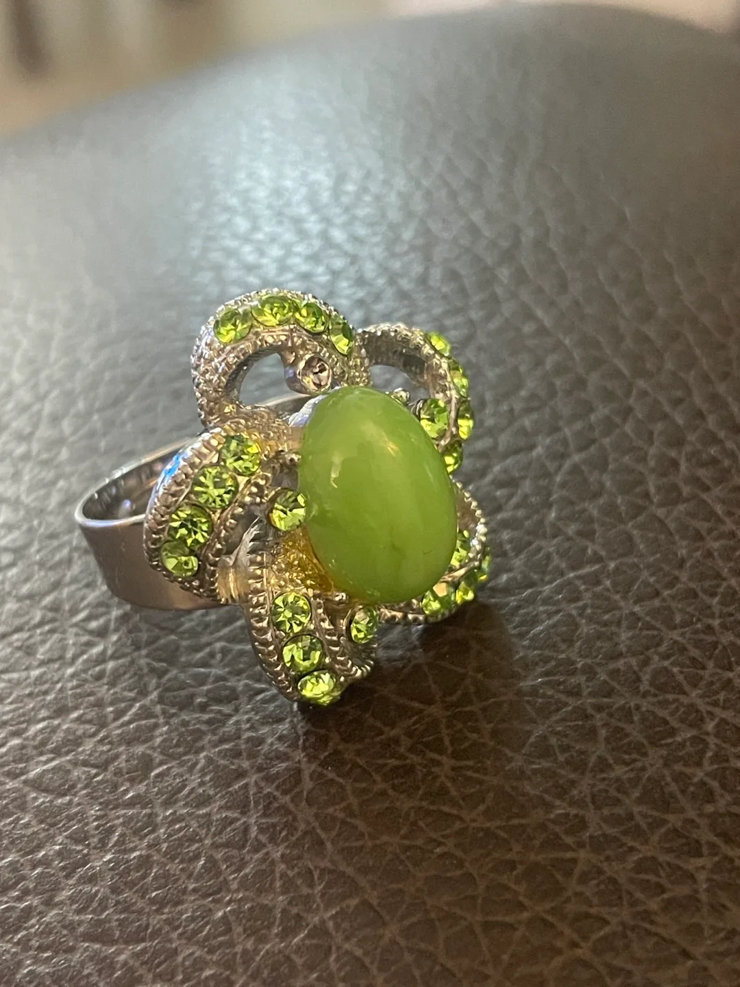 Green Stone Flower Ring thumbnail