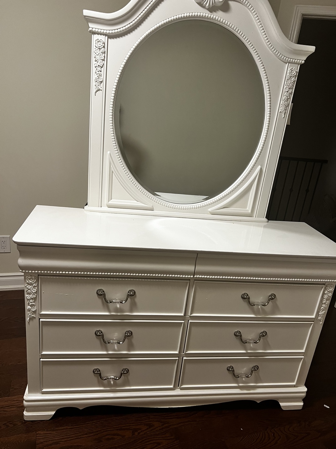White Dresser with Mirror