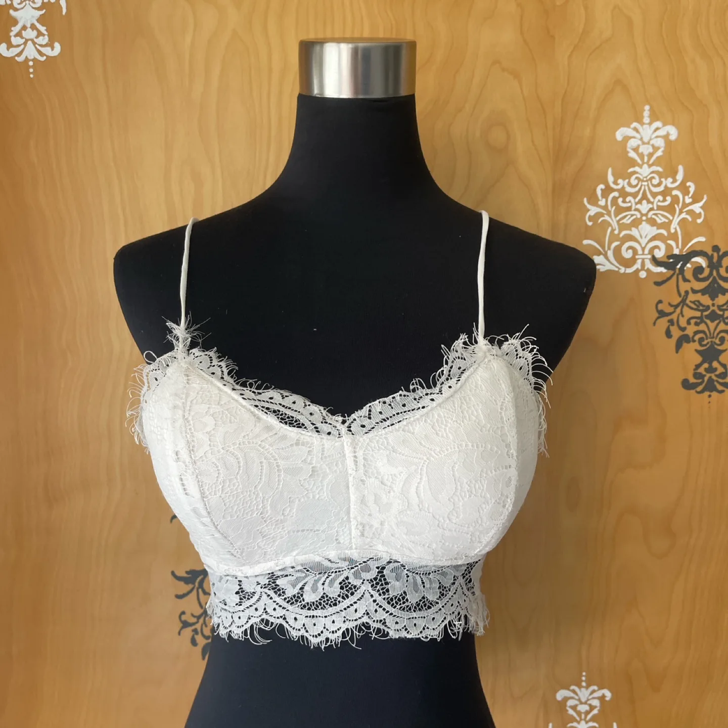 Vintage 2000s Y2K White Lace Bralette Small thumbnail