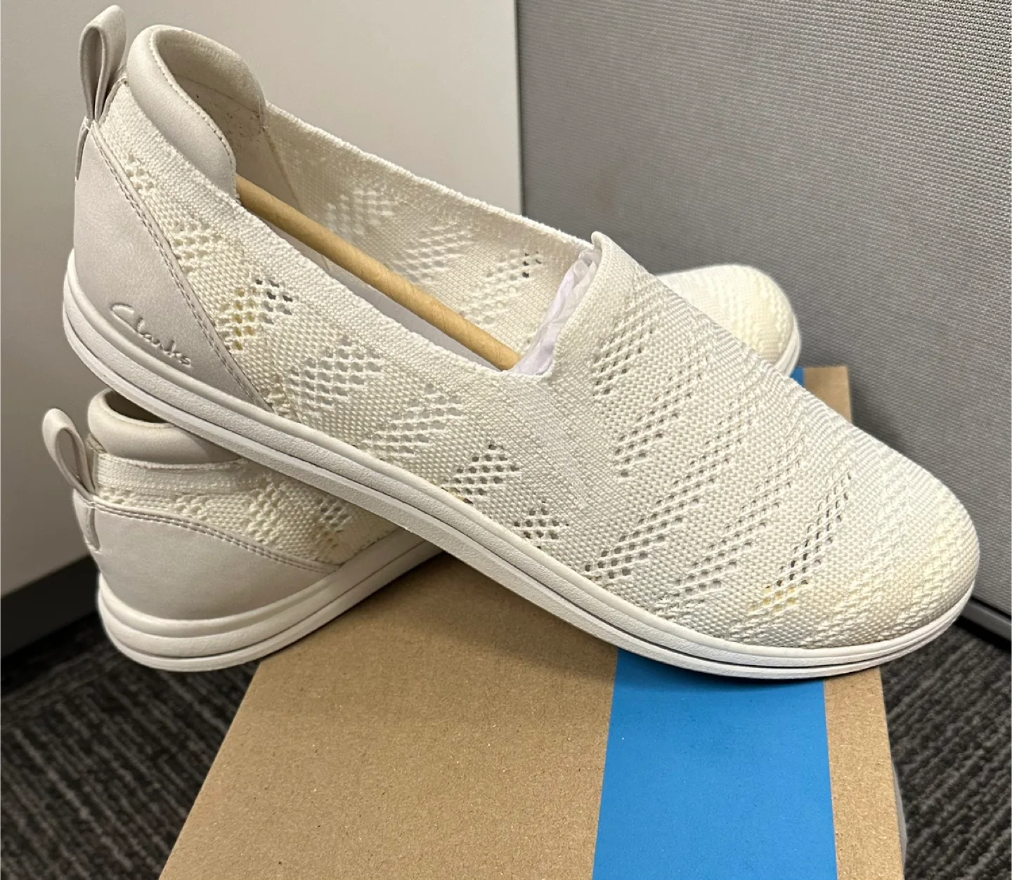 Women’s Clarks Cloudsteppers- Size 9.5 thumbnail