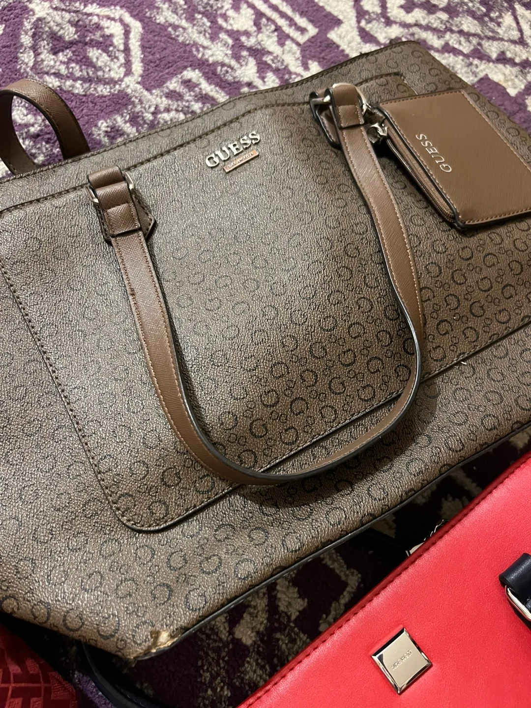 Mixed Handbag Lot: Guess, Tommy Hilfiger, Michael Kors image indicator(2)