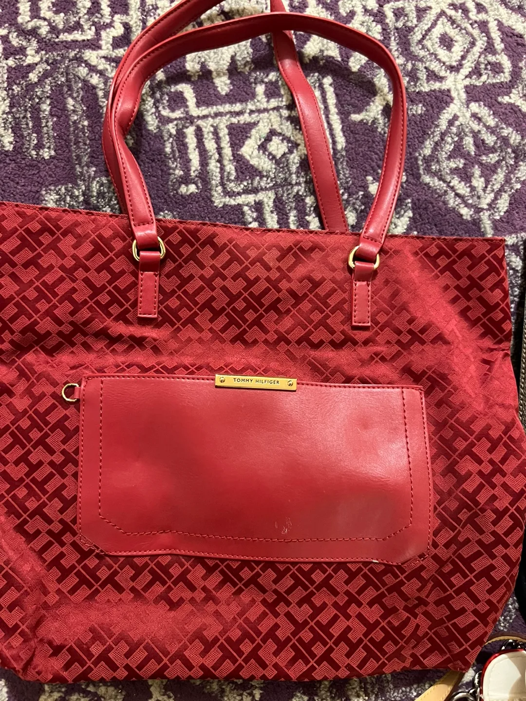 Mixed Handbag Lot: Guess, Tommy Hilfiger, Michael Kors image indicator(3)