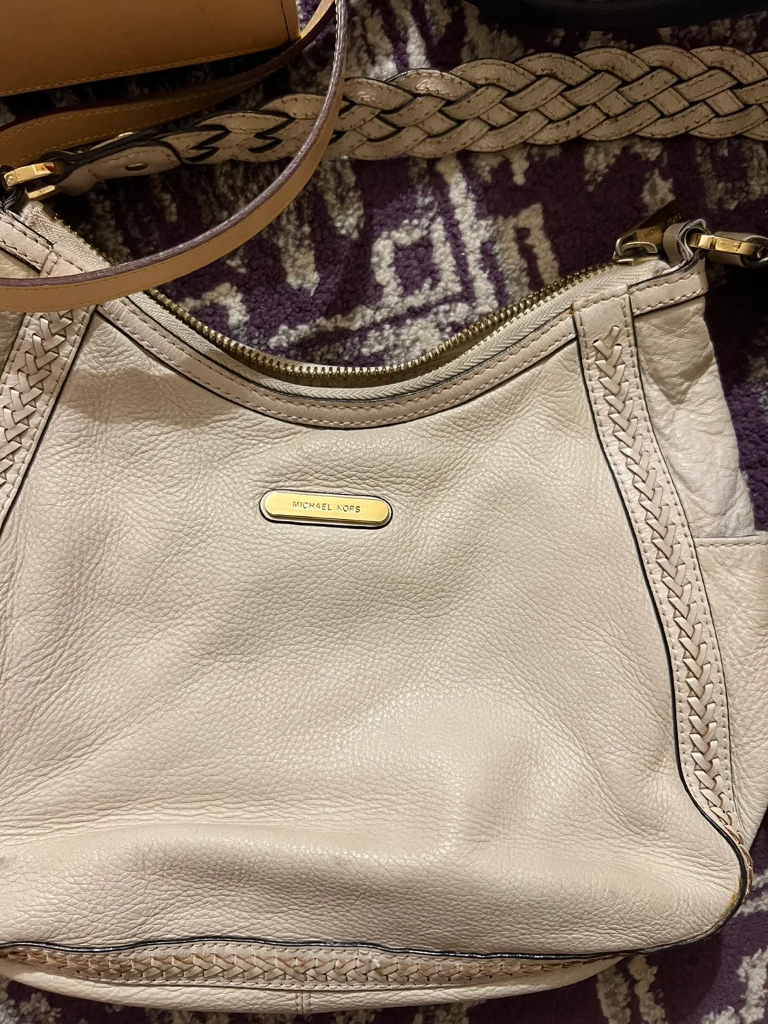 Mixed Handbag Lot: Guess, Tommy Hilfiger, Michael Kors image indicator(5)