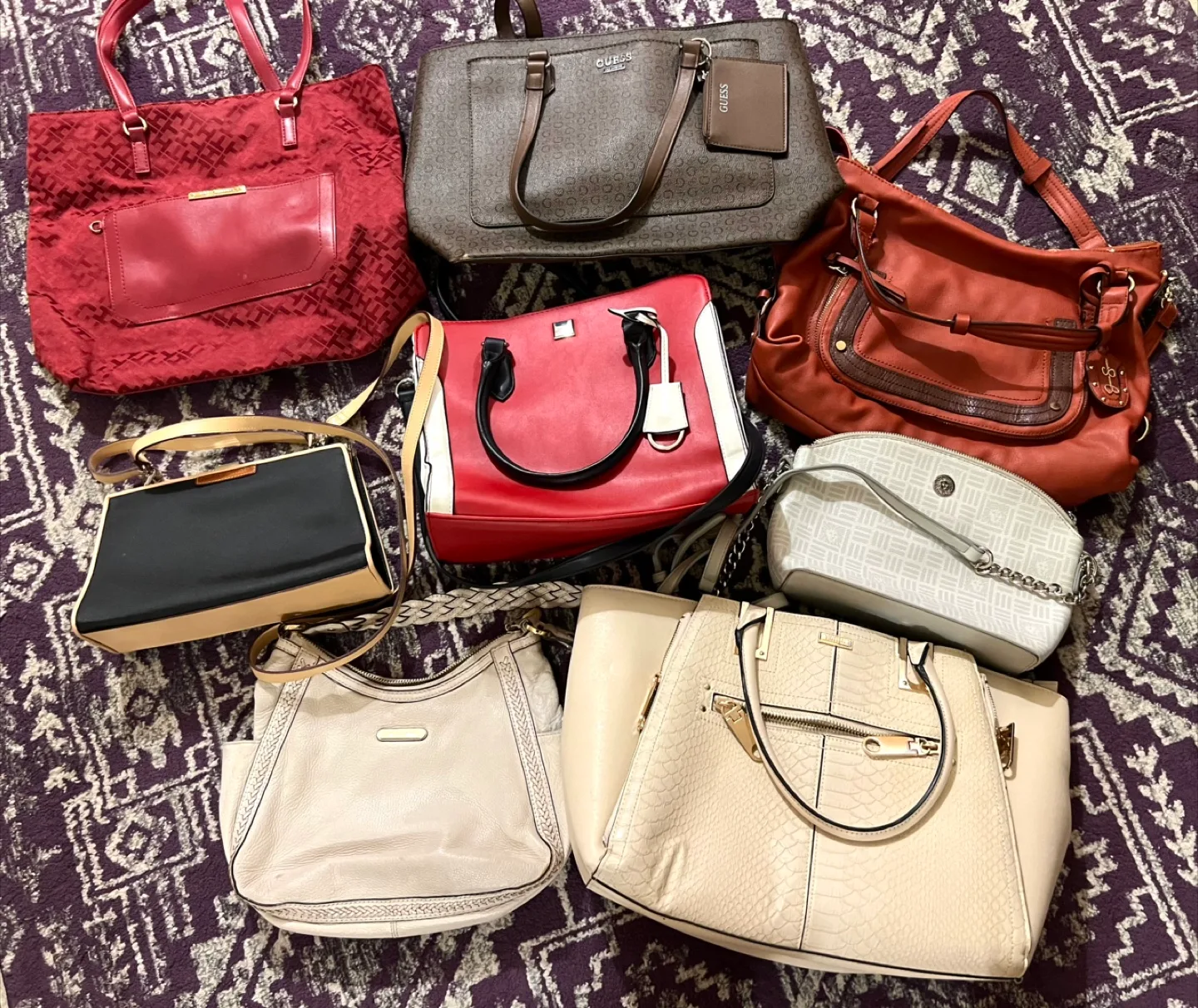 Mixed Handbag Lot: Guess, Tommy Hilfiger, Michael Kors thumbnail
