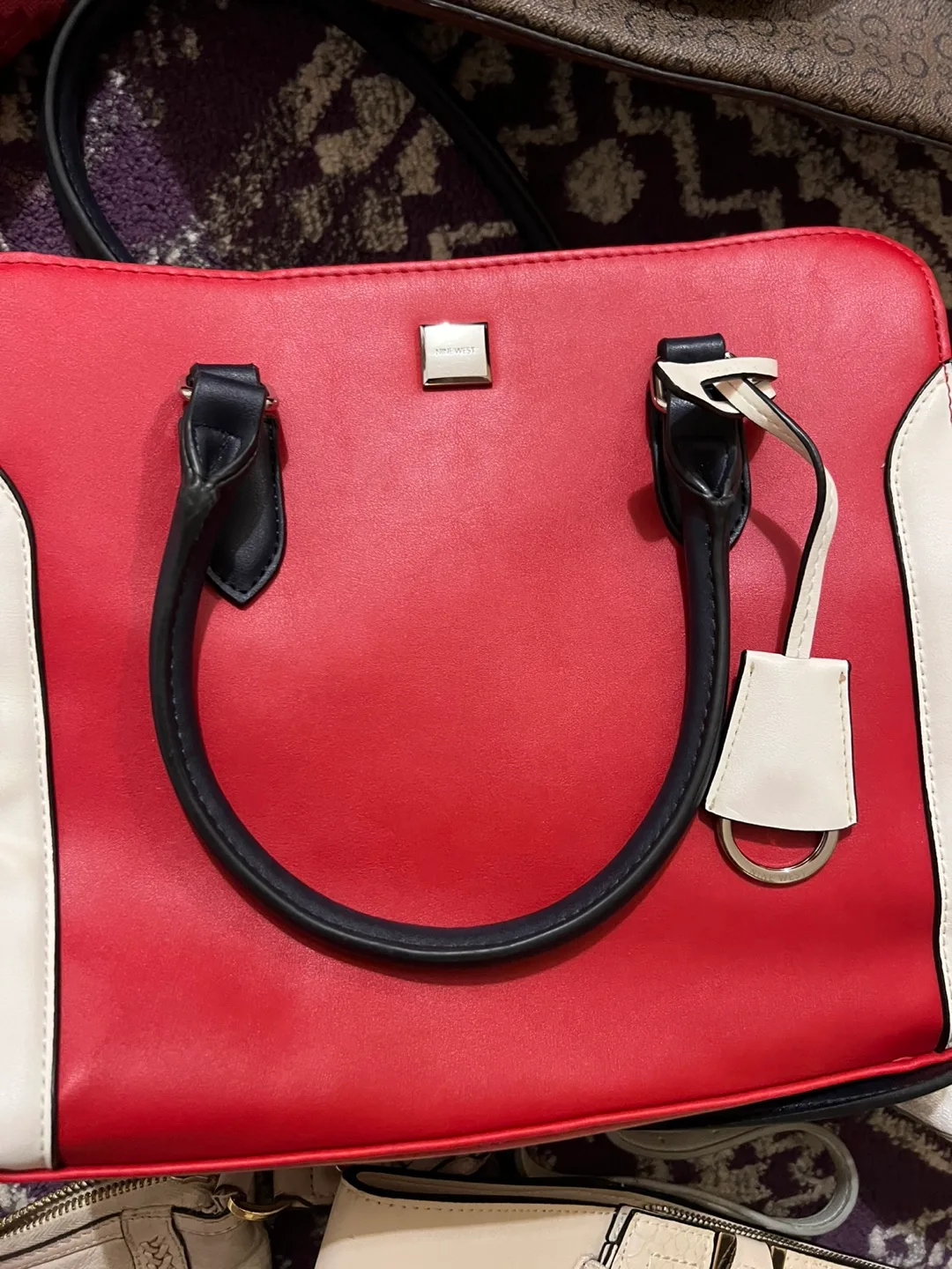 Mixed Handbag Lot: Guess, Tommy Hilfiger, Michael Kors image indicator(7)