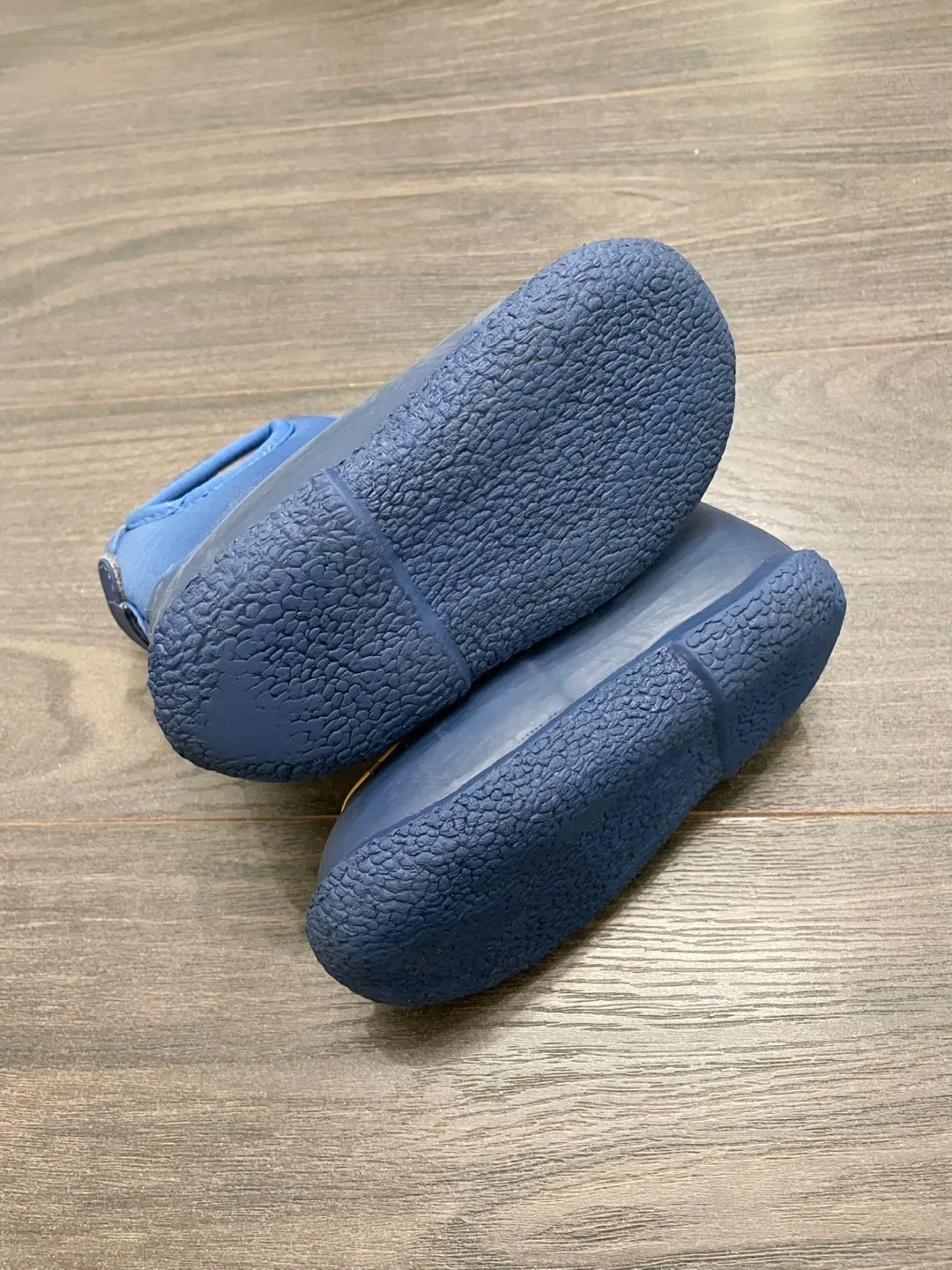 Like New All-Season Toddlers Rain Boots - US Size 7 image indicator(5)