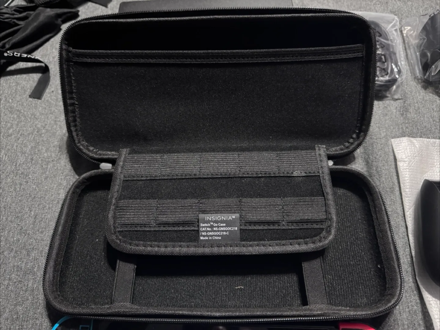 Nintendo Switch w/ accessories image indicator(3)